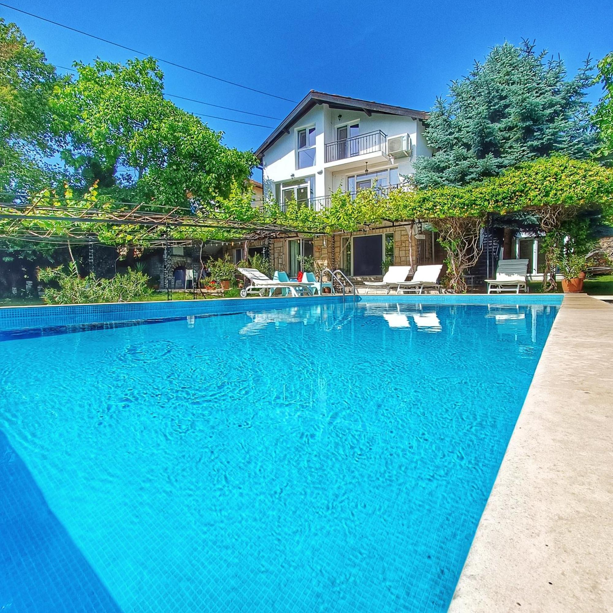 Villa Regina Serafina Balchik Eksteriør billede